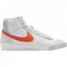 Chaussures Nike Blazer Mid Pro Club pour homme, blanc/orange sécurité-voile, DQ7673