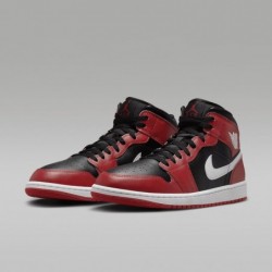 Chaussures Air Jordan 1 Mid pour homme (DQ8426-061, noir/rouge gym/blanc)