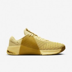 Chaussures d'entraînement Nike Metcon 9 pour homme (DZ2617-700, Saturn Gold/Bronzine)