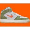 Nike Air Force 1 Mid Qs pour homme, blanc/vert pétrole/voile/total ora