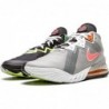 Nike LeBron XVIII Low Gris fumé clair/Sunset Pulse/Noir/Blanc